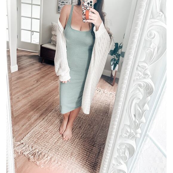 Soft + sexy curve hugging bodycon midi dress L - Picture 1 of 7